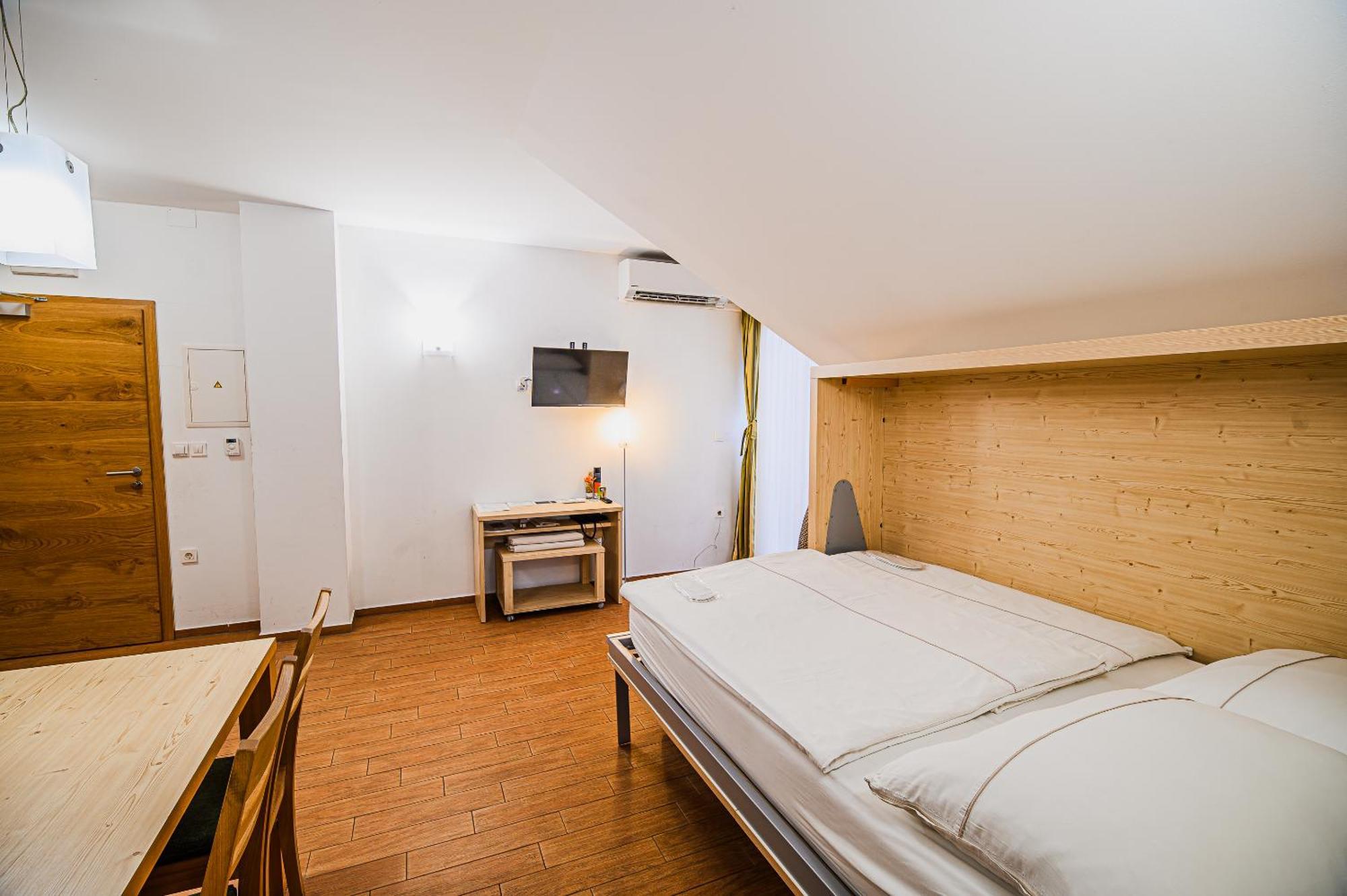 Apartments Maleric With Indoor Pool And Wellness Dragatuš Cameră foto
