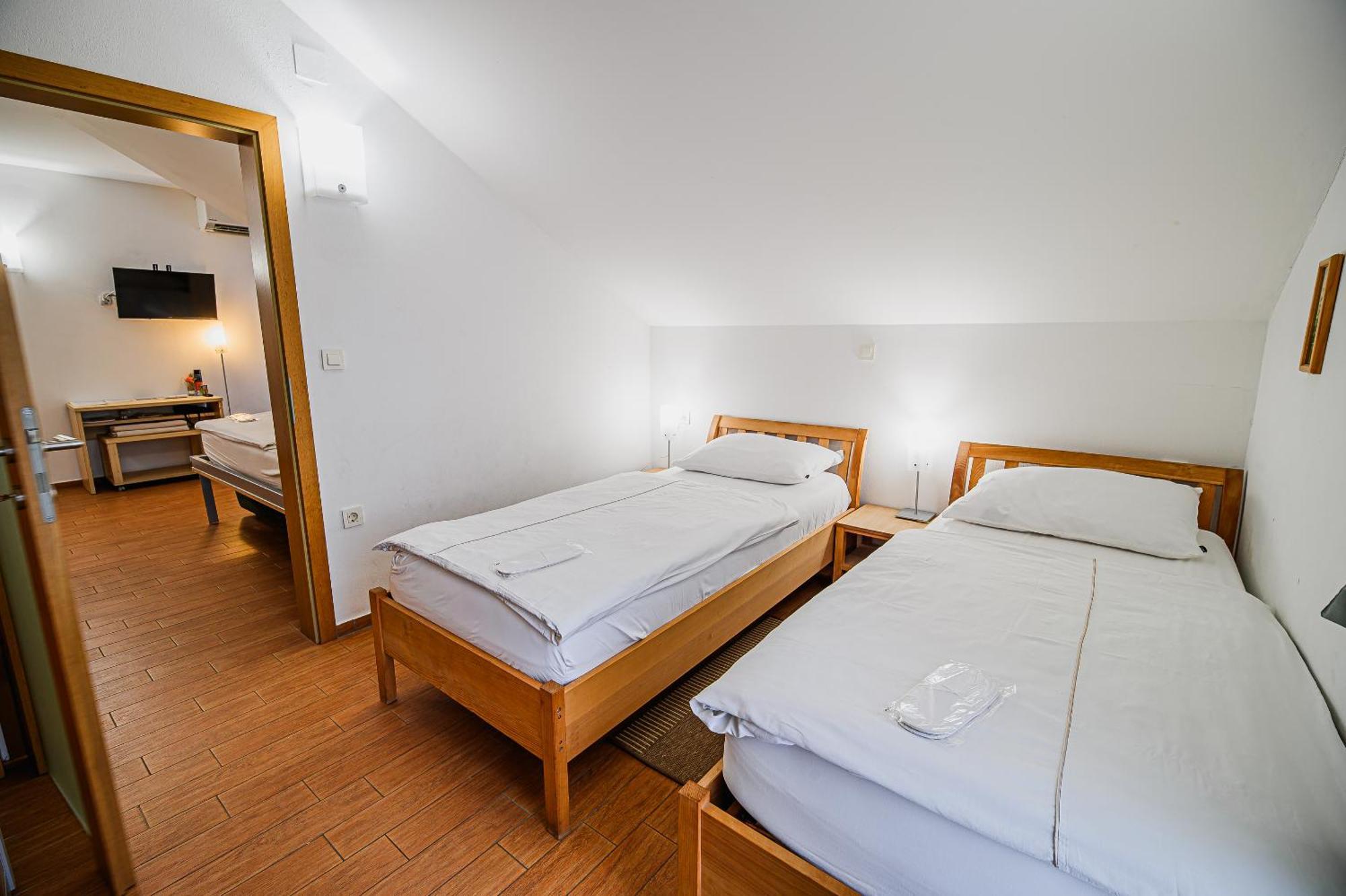 Apartments Maleric With Indoor Pool And Wellness Dragatuš Cameră foto